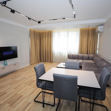 Miku Apartment -Outstanding Apartment At Taiwan Tirana Exteriör bild